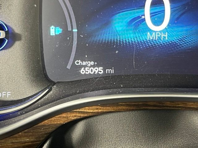 Used 2021 Chrysler Pacifica Limited FWD image 25