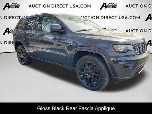 Used 2018 Jeep Grand Cherokee Altitude image 23
