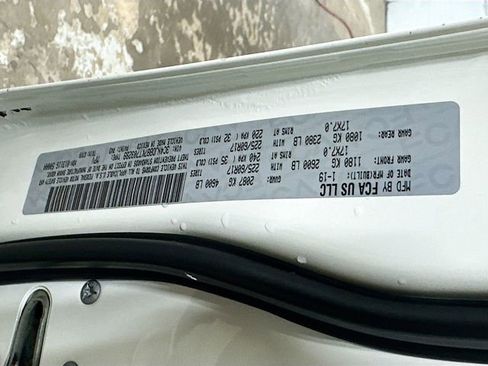 Used 2019 Jeep Compass Latitude image 30