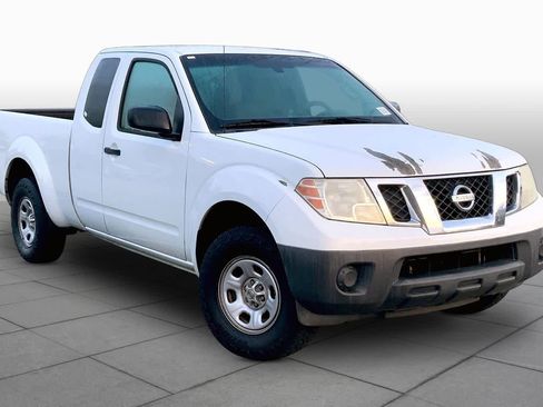 Used 2015 Nissan Frontier S RWD image 2
