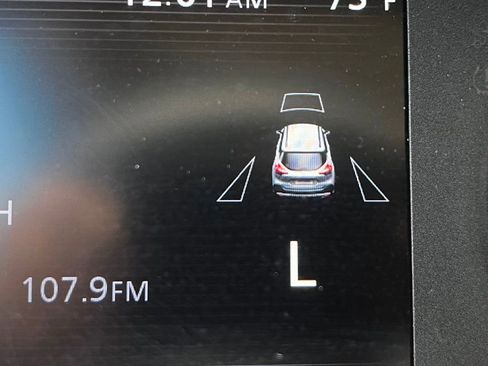 Used 2018 Nissan Kicks SR FWD image 24