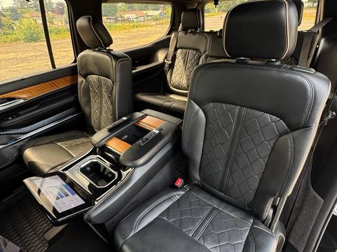 Used 2022 Jeep Grand Wagoneer Series III w/ Rear Seat Video Group 1 AWD/4WD image 28