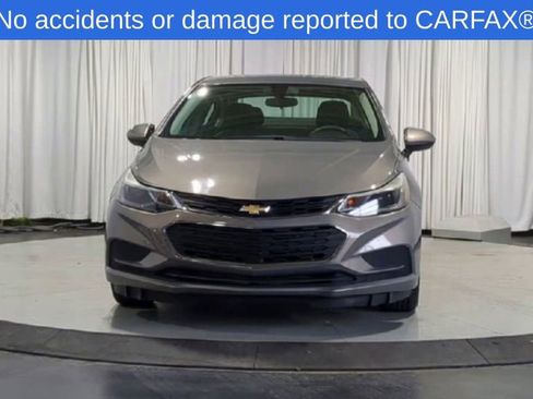 Used 2018 Chevrolet Cruze LT w/ Convenience Package image 3