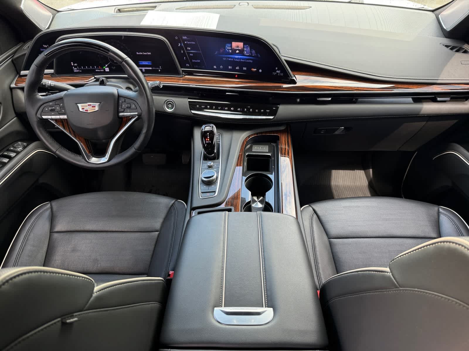 Used 2022 Cadillac Escalade Premium Luxury w/ Performance Package AWD/4WD image 13