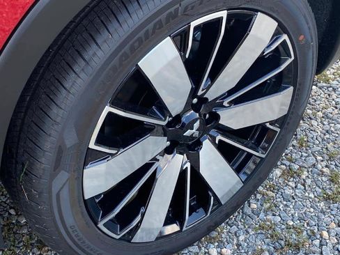 New 2025 Mitsubishi Outlander SE image 13