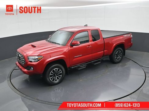 Used 2022 Toyota Tacoma TRD Sport AWD/4WD image 46