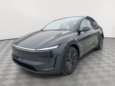 Used 2026 Tesla Model Y Long Range image 4