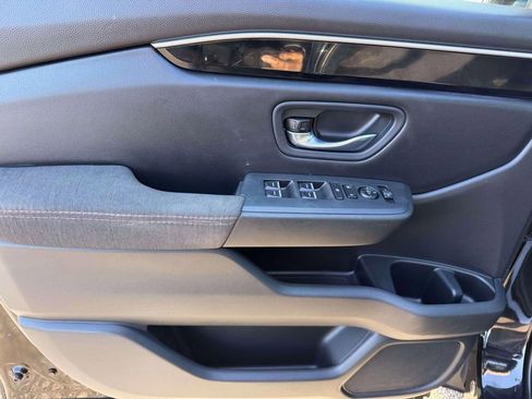 Used 2023 Honda Pilot Sport image 16