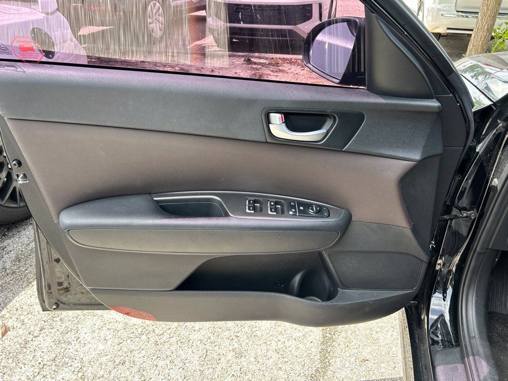 Used 2020 Kia Optima LX FWD image 16