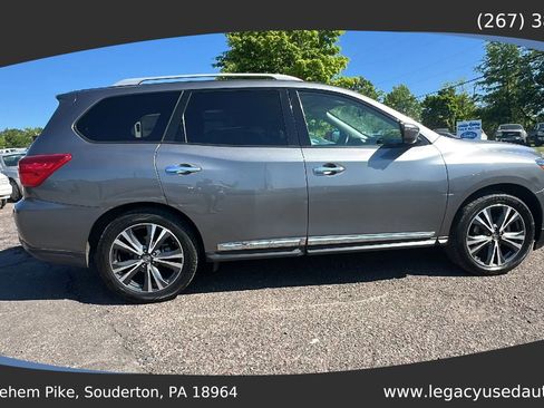 Used 2020 Nissan Pathfinder Platinum FWD image 10