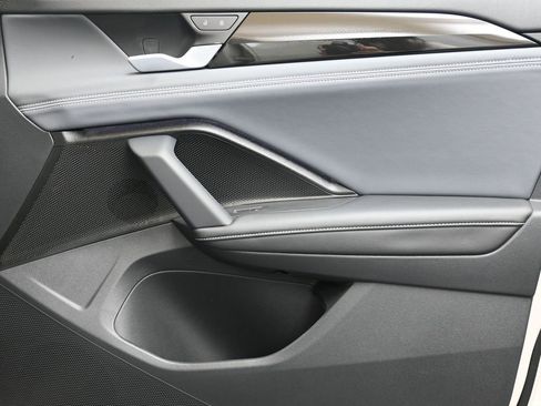 New 2026 Volkswagen Tiguan SEL R-Line image 11