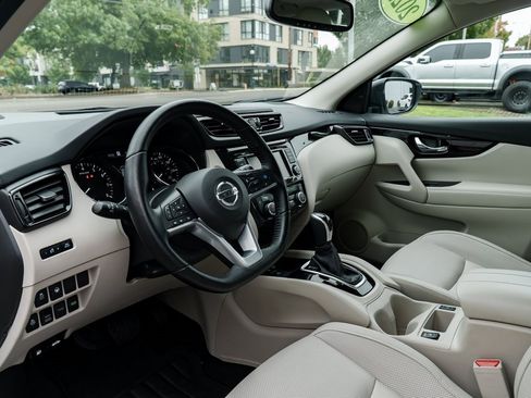 Used 2022 Nissan Rogue Sport SL w/ Premium Package image 22