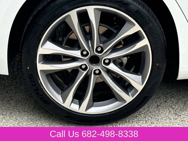 Used 2023 Chevrolet Malibu LT w/ Driver Confidence Package FWD image 9