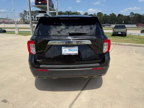 Used 2023 Ford Explorer XLT RWD image 7