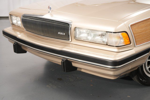 Used 1994 Buick Century Special FWD image 3