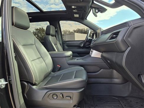 Used 2022 GMC Yukon SLT w/ SLT Premium Package image 20