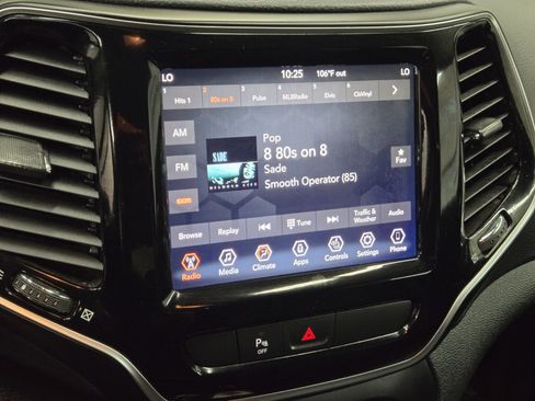 Used 2019 Jeep Cherokee Limited image 17