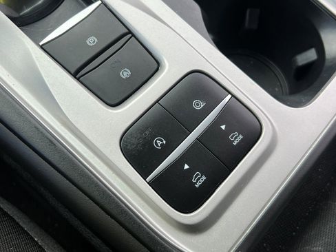 Used 2023 Ford Explorer XLT image 24