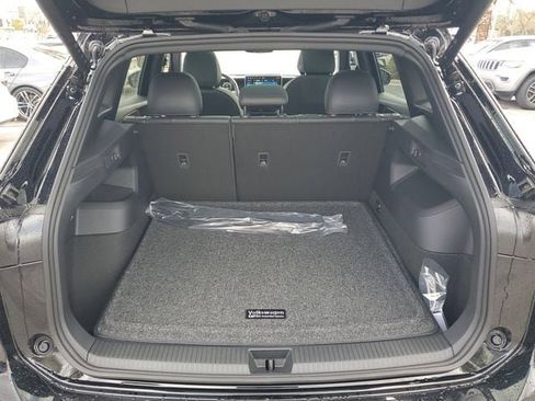New 2026 Volkswagen Tiguan SE R-Line FWD image 7