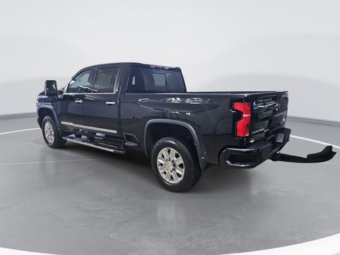 Used 2024 Chevrolet Silverado 2500 High Country w/ Technology Package AWD/4WD image 6
