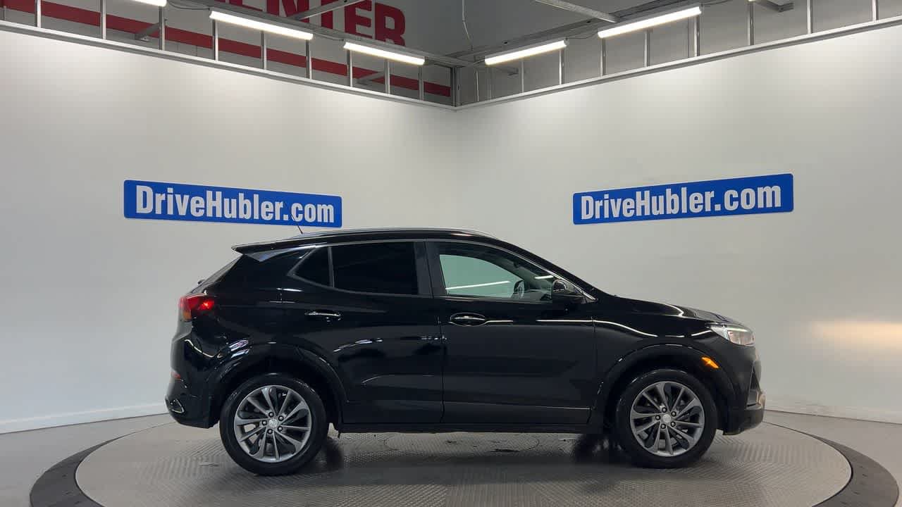 Used 2021 Buick Encore GX Select w/ Sport Touring Package FWD image 2