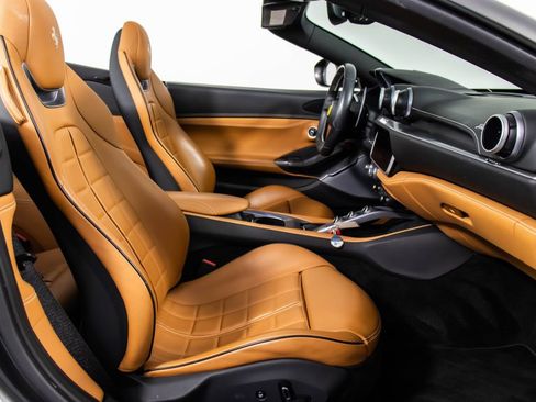 Certified 2019 Ferrari Portofino image 52