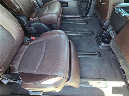 Certified 2023 Toyota Sienna Platinum FWD image 18