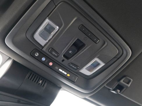 Used 2023 Chevrolet Silverado 1500 High Country image 45