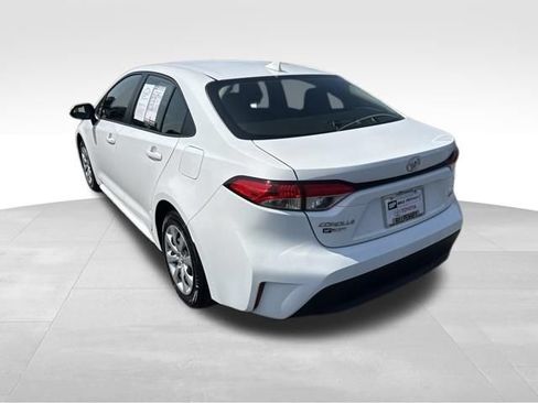 Used 2026 Toyota Corolla LE FWD image 3