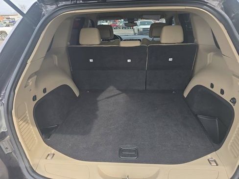 Used 2017 Jeep Grand Cherokee Laredo w/ Quick Order Package 23E image 13