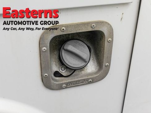 Used 2017 Ford F550 2WD Regular Cab Super Duty image 34