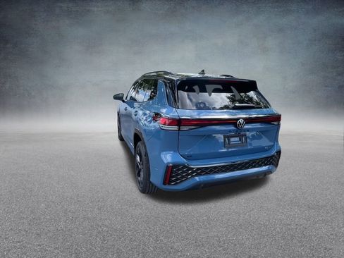 New 2025 Volkswagen Tiguan SE R-Line image 18