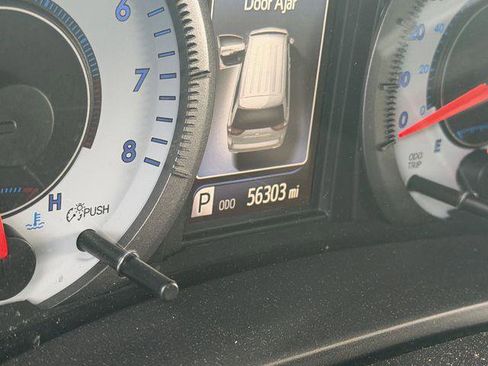 Certified 2020 Toyota Sienna SE image 9