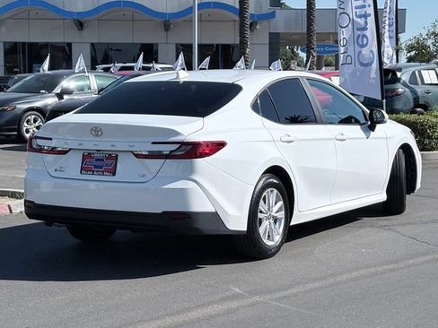 Used 2025 Toyota Camry LE AWD/4WD image 5