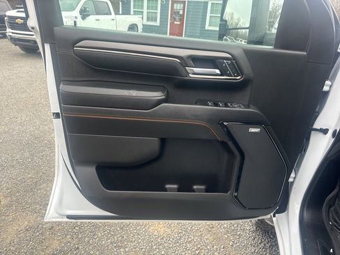 Used 2024 GMC Sierra 2500 AT4 w/ AT4 Preferred Package image 17