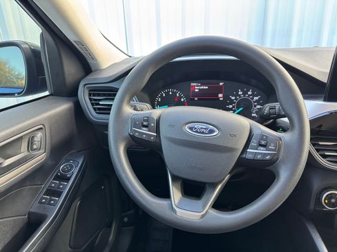 Used 2022 Ford Escape SE w/ SE Sport Appearance Package image 22