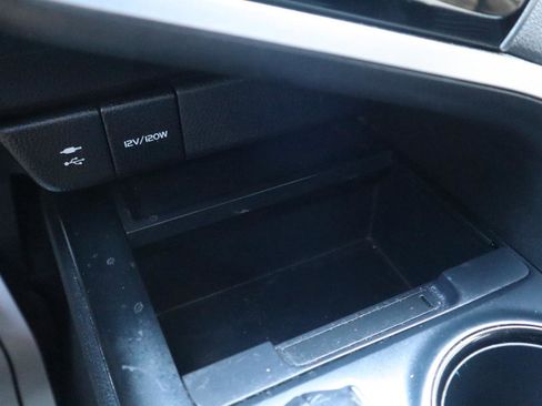 Used 2019 Toyota Camry SE w/ Carpet Mat Package image 65