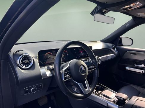 Used 2022 Mercedes-Benz GLB 250 4MATIC w/ Premium Package Lite image 14