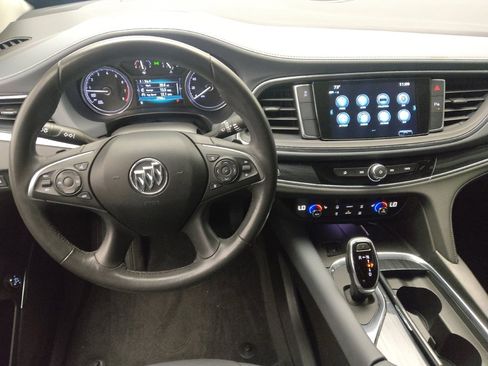 Used 2019 Buick Enclave Essence image 22