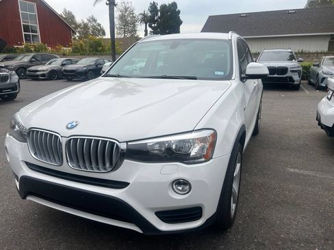 Used 2017 BMW X3 sDrive28i RWD image 2