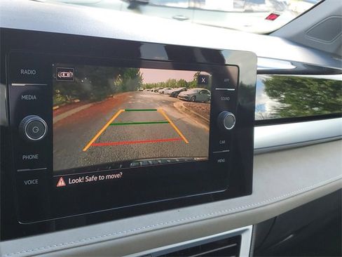 New 2025 Volkswagen Taos SE image 27