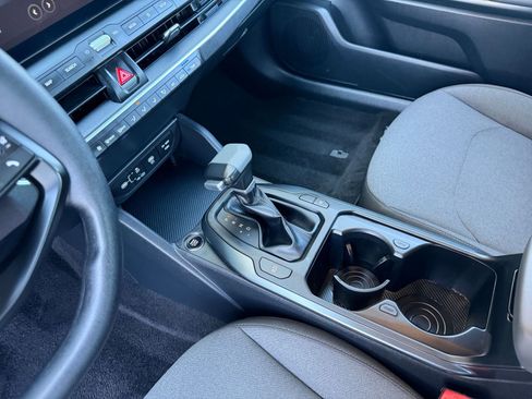 Used 2025 Kia K4 LXS image 42