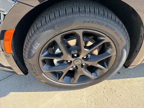 New 2026 Chrysler Pacifica Limited w/ S Appearance Package FWD image 13