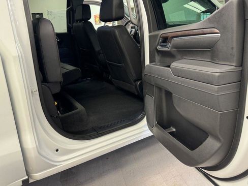 Used 2025 GMC Sierra 1500 SLT image 23