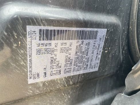 Used 2025 Nissan Rogue SV image 12