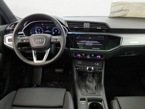 Certified 2025 Audi Q3 2.0T Premium w/ Convenience Package image 9