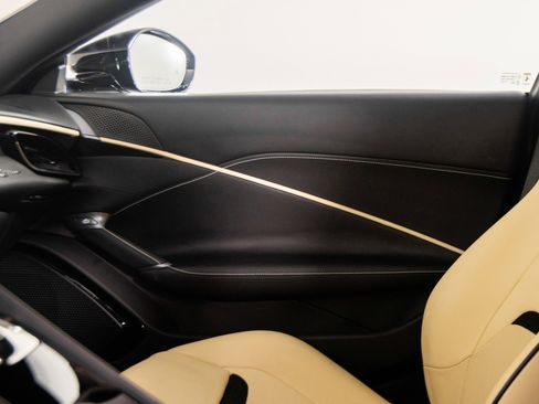 Certified 2022 Ferrari Roma RWD image 43