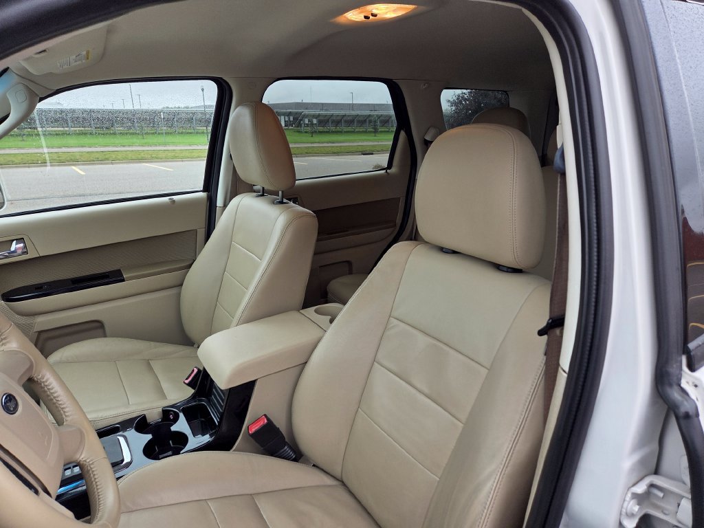 Used 2010 Ford Escape Limited AWD/4WD image 6