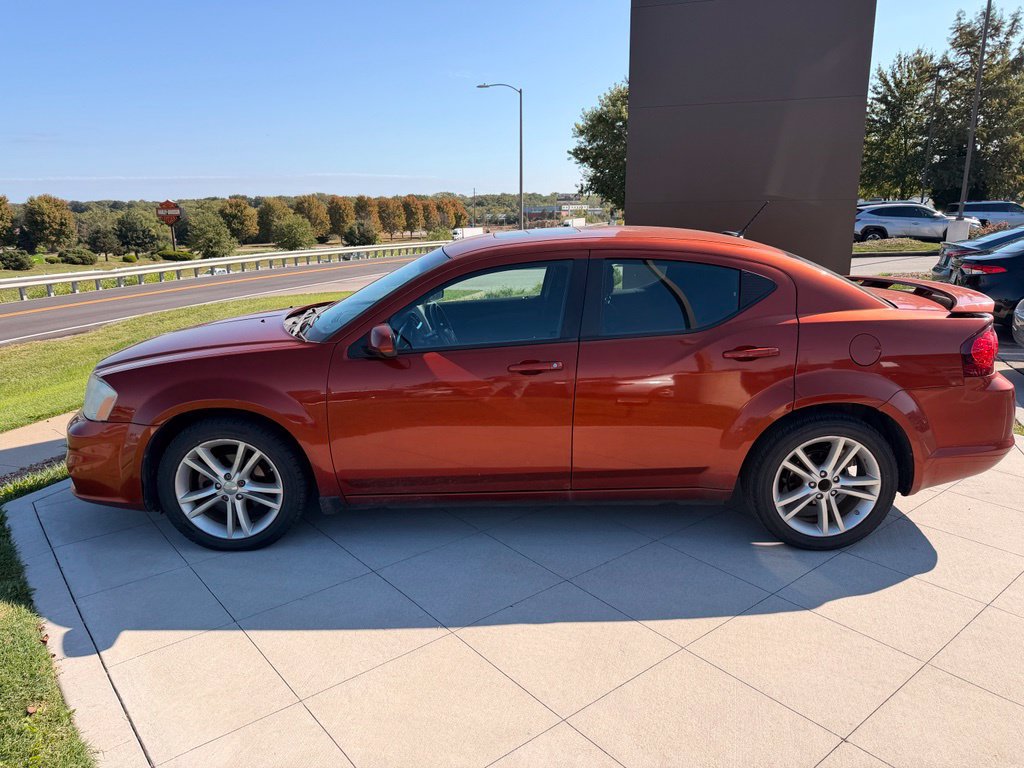 Used 2012 Dodge Avenger SXT Plus w/ Sun/Sound Group FWD image 5
