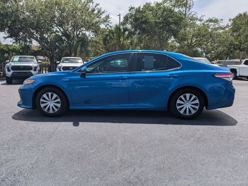 Used 2019 Toyota Camry LE w/ Sunroof Package FWD image 7